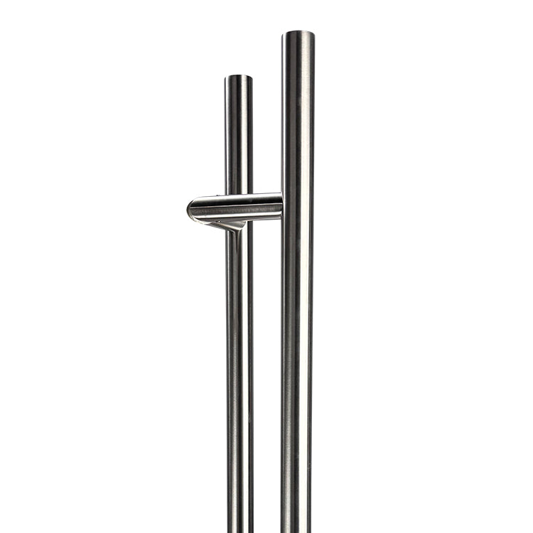 1-1/4” DIAMETER - 155º OFFSET LADDER PULL HANDLE BACK-TO-BACK - SATIN STAINLESS STEEL MOD. L27